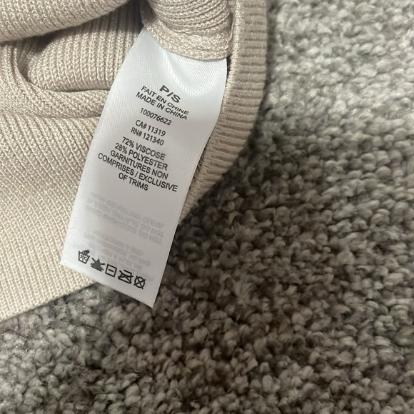 Dynamite knit cross detailed cropped tube top - Picture 5 of 5